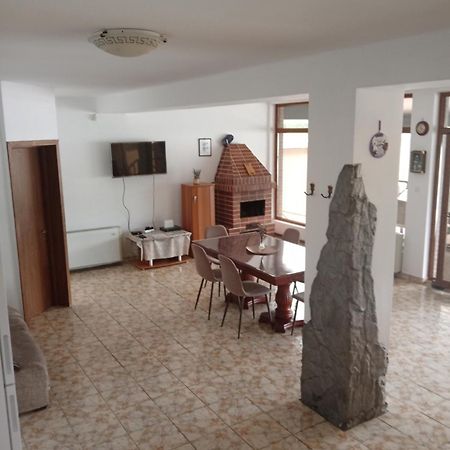 Casa Bobo Dubova Villa Luaran gambar